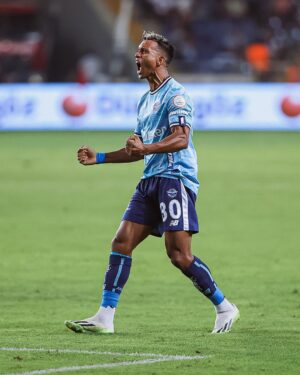 Nani Instagram - Very important point won in the last minute. We keep fighting to improve our game 💪🏾
#AdanaDemirspor #TrendyolSüperLig