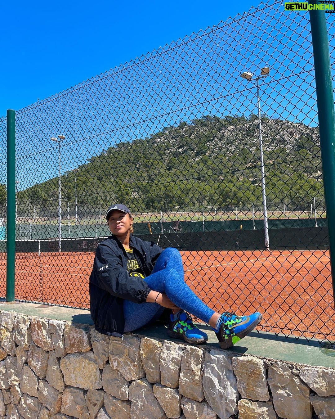 Naomi Osaka Instagram - Tbh ever since I signed with Nike I feel like I consistently have the hardest tennis shoes to come out every season. Lol anyways here’s EU clay for ya.