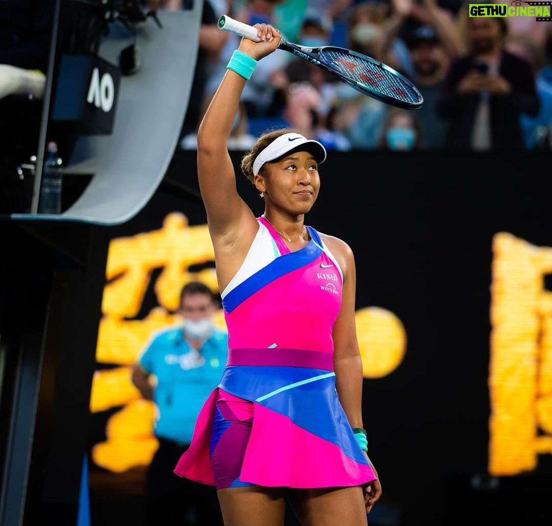 Naomi Osaka - 294.6K Likes - 👋🏾🎾💙💕🦋 x2
