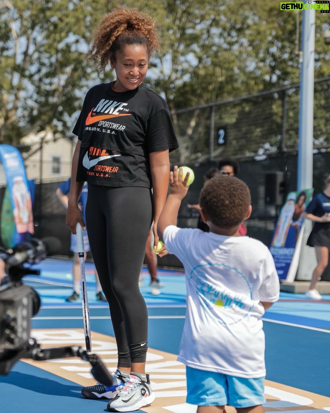 Naomi Osaka - 332.5K Likes - These were my childhood courts growing up in NY. I’m very happy that I was able to team up with @drinkbodyarmor & artist @indeliblefunk to fully renovate my old childhood courts and provide a new colorful place for my Queens community ❤️