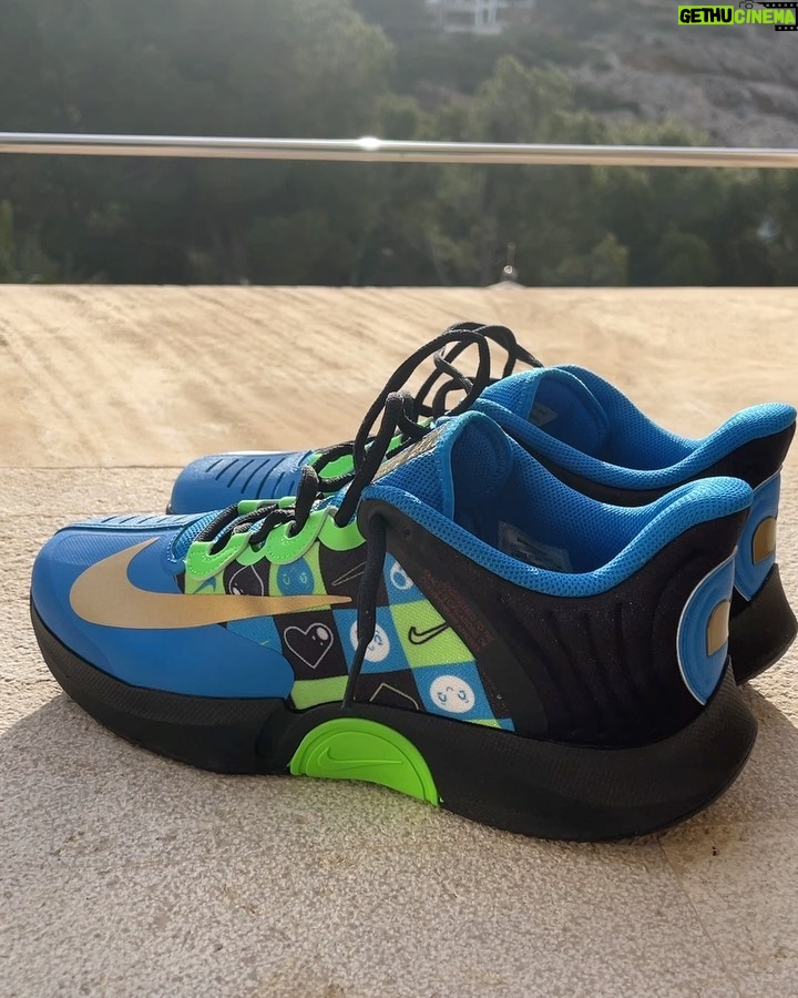 Naomi Osaka Instagram - Tbh ever since I signed with Nike I feel like I consistently have the hardest tennis shoes to come out every season. Lol anyways here’s EU clay for ya.