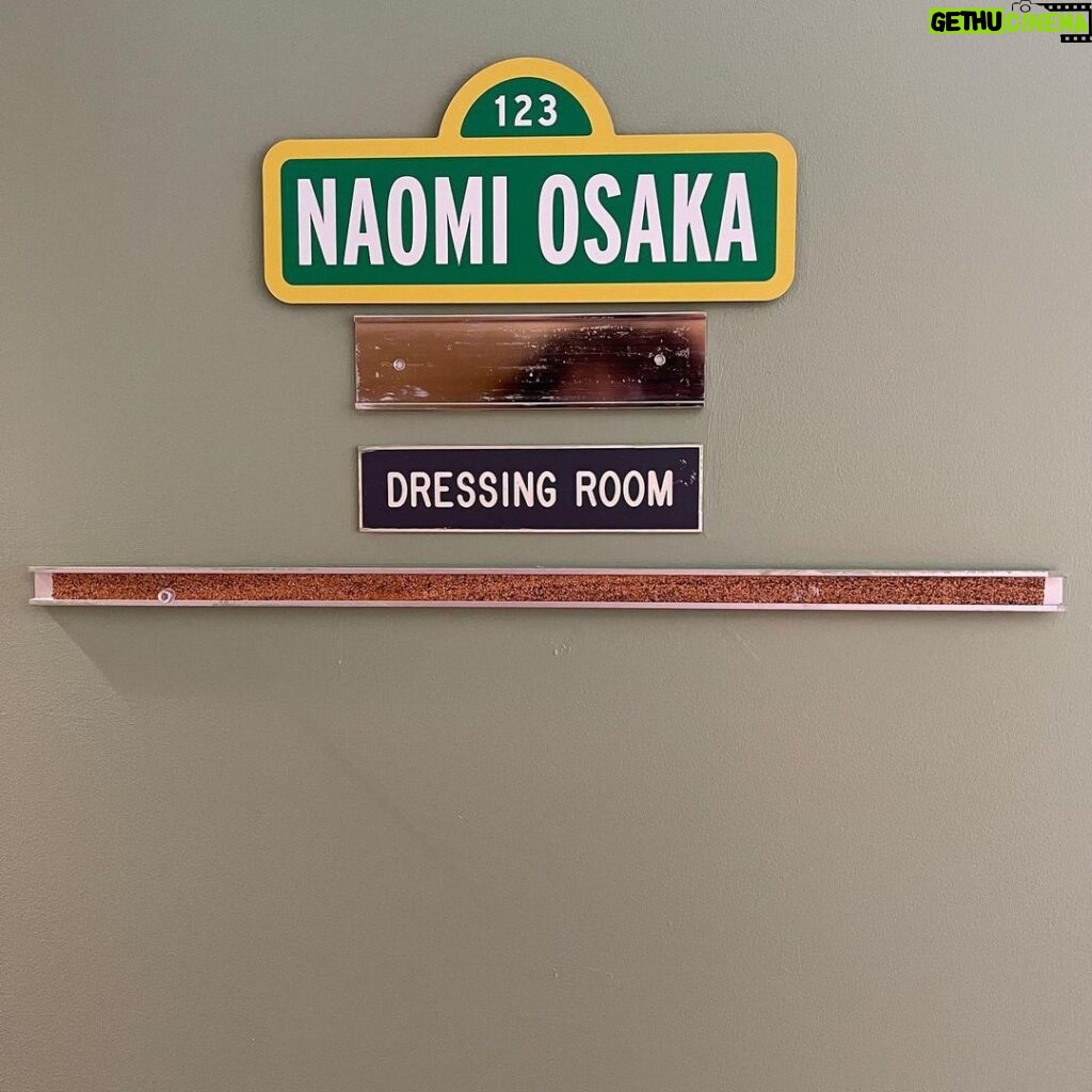 Naomi Osaka Instagram - Got Elmo out here taking selfie’s lol