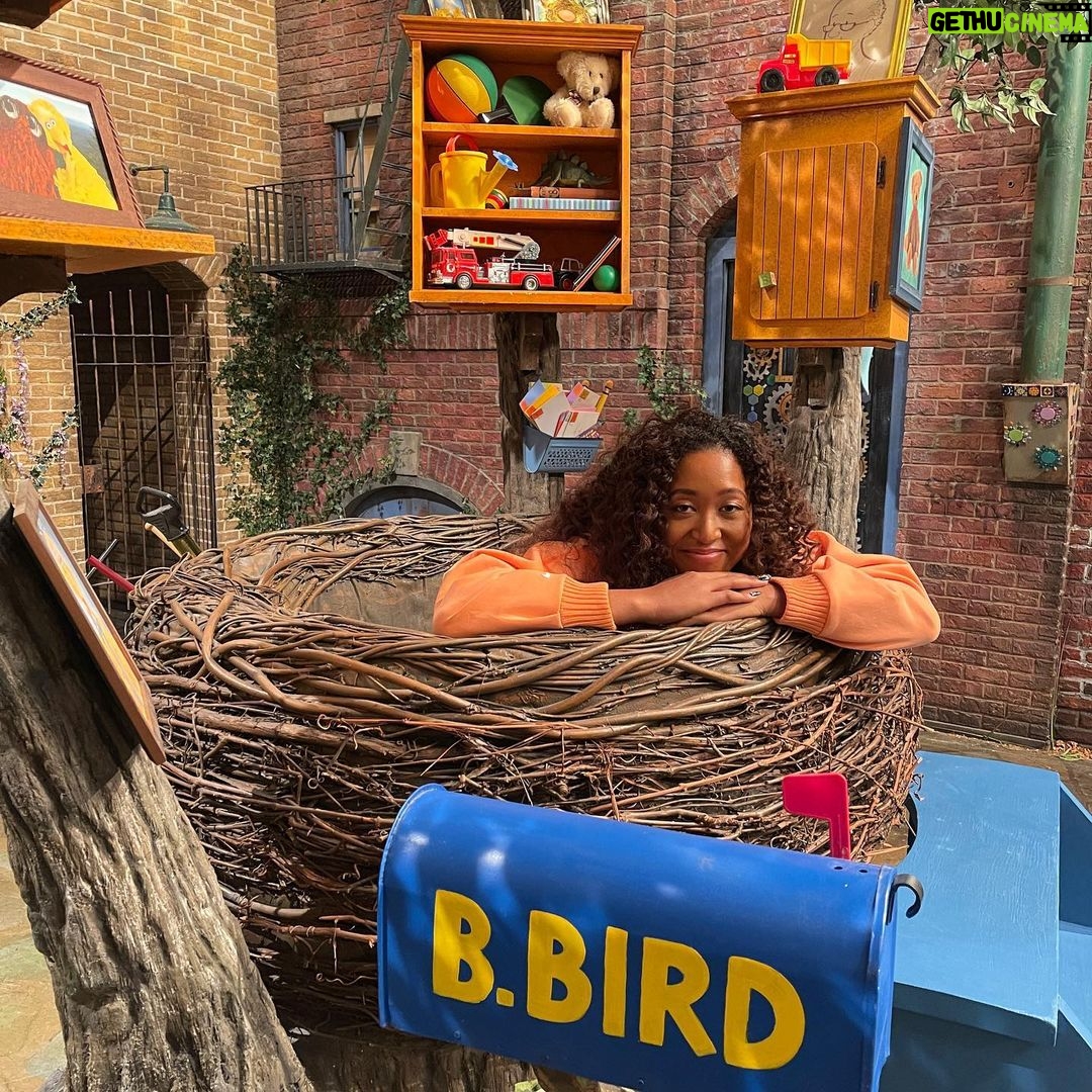 Naomi Osaka - 304.2K Likes - Got Elmo out here taking selfie’s lol