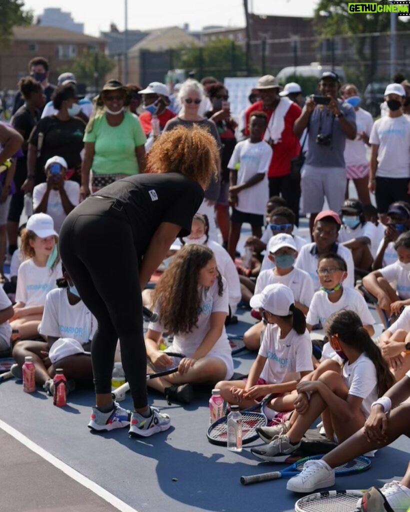 Naomi Osaka Instagram - These were my childhood courts growing up in NY. I’m very happy that I was able to team up with @drinkbodyarmor & artist @indeliblefunk to fully renovate my old childhood courts and provide a new colorful place for my Queens community ❤️