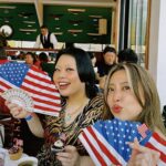 Naomi Watanabe Instagram - Happy 4th of july⭐️ アメリカでも大きな祝日、独立記念日に打ち上がる花火を @alisaueno ちゃんと観に行きました！！ ひっさびさにこんな間近で花火を観たので、感動しすぎて私の語彙力の無さが露呈してますが動画も共有します 今回世界で活躍している人生の先輩方と一緒だったんですが、私の過去の恋バナになり最初は皆さんワクワクしてたけど、どんどん「幼稚園児の恋バナ聞いてる？」ってくらいみんな悟り開いた顔になってた 70代チームは35歳でそのピュアさ大丈夫そ？って顔してた 失礼いたしました 素敵なレストランにご招待いただいたのに私の変な恋バナで皆様悟り開いちゃったのでお詫びにエアドロのやり方教えました！！ 皆さん「こんなの知らなかった😆」って喜んでくれたのでどうにかプラマイゼロで1日が終わりました！ うにょ🩵 花火パワーで明日からも頑張ります！！！ @tomonyhappy さん、ご招待ありがとうございました🫶 #happy4thofjuly New York, New York