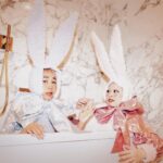 Naomi Watanabe Instagram - あけましておめでとうございます！ 2023年もよろしくお願いいたします！ 全国の卯年の皆さん、ついに我々の時代がやって来ました😂 我々も卯年生まれということで… 2人でうさぎになりました😂 恥ずかしいけど、普段虎と辰の間でビビり散らかして震えていますので、今年ばかりは、周りを気にせずバリバリうさぎをかましていきたいと思います！震 沢山の笑顔と愛で溢れた一年になりますように🐰 どんな1年になるかなー？🥹 #本厄 #おわた 青山テルマ　渡辺直美