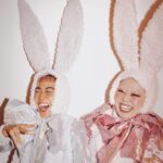 Naomi Watanabe Instagram - あけましておめでとうございます！ 2023年もよろしくお願いいたします！ 全国の卯年の皆さん、ついに我々の時代がやって来ました😂 我々も卯年生まれということで… 2人でうさぎになりました😂 恥ずかしいけど、普段虎と辰の間でビビり散らかして震えていますので、今年ばかりは、周りを気にせずバリバリうさぎをかましていきたいと思います！震 沢山の笑顔と愛で溢れた一年になりますように🐰 どんな1年になるかなー？🥹 #本厄 #おわた 青山テルマ　渡辺直美