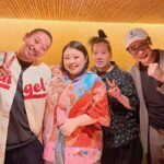 Naomi Watanabe Instagram - ただいまんちょろぴ🇯🇵💓 皆様お忙しいのにお会いできて感激にょ🥰💓吉村さんにゴルフキャッププレゼントしたけどなんか似合ってなくてみんなで笑ったにょ😂 「俺も大谷選手のユニフォームが良かった…」 ってゴルフキャップ全否定で草 日本の皆様、 よろしくお願いします😆❤️‍🔥 ミュージカル ヘアスプレーの稽古から本番まで、 ぶちかましなおちゃんこ鍋🍲 他のお仕事も頑張るにょ🤩 そして日本全国の飯、食いまくるぞ🧟‍♀️ I'm back in Japan 🥹💫 I met my favorite comedian seniors 💓 I'll do my best until December 💫 Come see the musical hairspray ❤️‍🔥 Tokyo, Japan