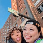 Naomi Watanabe Instagram - My first time visiting Atlanta！ nice food,good people,cool culture, everything was beautiful i'm obsessed with Atlanta. 初アトランタ！！ お友達の @maasaishihara と アトランタ在住の @chika_takai に色々連れて行ってもらったよ、ありがとう！ 食べ物美味しすぎて泣いた カルチャーもかっこいいし、人も温かくて今すぐにでもアトランタにまた行きたい‼︎ まあさちゃんがまじいかつくて 街歩いてるだけで、100人くらいにナンパされててさ、全然前進めなかった まじ激強 私はおじいちゃんおばあちゃんに 「おめぇのそのシャツかっけーな‼︎どこで買ったんや‼︎」って別の所で大人気 それぞれの需要場所でやらしてもろうてます 初アトランタまじ最高でした！ 恒例の… どの写真が好きで、どの写真が謎？ 謎が大きい場合は質問してください #atlanta Atlanta, Georgia