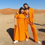 Naomi Watanabe Instagram - ドバイで行われた @boss のファッションショー撮影に参加したにょ🧡 世界中の素敵な人たちと最高の撮影が出来て嬉しかった🥰 チーム @boss💗 私の赤ちゃん英語でも みんなしっかり向き合ってくれてまじ泣いた😩💝みんなが私のボスです☺️ 最後の写真w @iblamejordan が英語で爆喋りしてる時の私の顔w 英語を聞き取る時、いつもこんな顔してんのかな？ww 不安爆発してて草　 出来上がった動画はストーリーに貼り付けるね🥰凄いかっこいいにょ🤪 Had the pleasure of joining the fashion show shoot for @boss in Dubai🥺It was special, spending time with these beautiful people from all over the world! Everyone was so nice to me despite my baby-level English🙏 A big thanks to the amazing BOSS team! The last photo😂The look on my face when someone talks to me in English😂 I wonder if I always look like this?😂 #BeYourOwnBOSS #sponsored