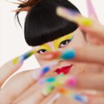 Naomi Watanabe Instagram - まさかの @cosmopolitan に💫 ブリーチ眉毛が生かされたメイク達😆 アメリカにいる方は是非9月号をお近くの書店でGETして下さい🥹 バッグ紹介の動画も撮ったけど 初めての全編英語動画でクソテンパったし、ずっと変な話してたから、現場のニューヨーカー口抑えて肩揺れてたwwwwwそれ見たら私もヘラヘラしちゃった変な動画だよ😂😂😂 YouTubeで見れます☺️ Photo @natth_j Hair @nerohair Makeup #jennakuchera Nails @nailsbymei Stylist @andzensie New York City, N.Y.