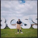 Naomi Watanabe Instagram - @boss の撮影&スペシャルイベントでスコットランドに来ました。今回のテーマはゴルフ！！初ゴルフ楽しかった！ 撮影した動画は @boss にあるので見てね 私のソロ動画だけ他の子達とテイスト違うからぜひ見比べてw ヒント 昭和のコメディー まさか歴史的なゴルフ場でデビューできるとは 憧れのゴルフファッション もちろん撮影現場で事件は起きてるよ、 なおみわたなべがいるところには事件ありだよ ヒント 大勢の前で紅茶吐いた お楽しみに それではみんなもゴルフ楽しもう #BeYourOwnBOSS #ad St. Andrews Old Course
