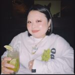 Naomi Watanabe Instagram - 人生で一度はやってみたかった眉毛の脱色してみたにょ メイクがまた楽しくなりそう ちなみに眉毛描く時間無くなったから超楽 意外と横から見たら眉毛があるのはわかるよね ちなみにフラッシュ焚いたら100%眉毛は飛ぶにょ そしてわたくしの毛は伸びるのが早いので、多分5日後には半分伸びて虎柄になってると思う それも楽しみ 感想お待ちしております ちなみに、メットガラのケンダルより1日早くやりました 正直ケンダル見て安心したにょ あ、大丈夫だなって