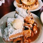 Naomi Watanabe Instagram - My first time visiting Atlanta！ nice food,good people,cool culture, everything was beautiful i'm obsessed with Atlanta. 初アトランタ！！ お友達の @maasaishihara と アトランタ在住の @chika_takai に色々連れて行ってもらったよ、ありがとう！ 食べ物美味しすぎて泣いた カルチャーもかっこいいし、人も温かくて今すぐにでもアトランタにまた行きたい‼︎ まあさちゃんがまじいかつくて 街歩いてるだけで、100人くらいにナンパされててさ、全然前進めなかった まじ激強 私はおじいちゃんおばあちゃんに 「おめぇのそのシャツかっけーな‼︎どこで買ったんや‼︎」って別の所で大人気 それぞれの需要場所でやらしてもろうてます 初アトランタまじ最高でした！ 恒例の… どの写真が好きで、どの写真が謎？ 謎が大きい場合は質問してください #atlanta Atlanta, Georgia