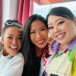 Naomi Watanabe Instagram - My first time visiting Atlanta！ nice food,good people,cool culture, everything was beautiful i'm obsessed with Atlanta. 初アトランタ！！ お友達の @maasaishihara と アトランタ在住の @chika_takai に色々連れて行ってもらったよ、ありがとう！ 食べ物美味しすぎて泣いた カルチャーもかっこいいし、人も温かくて今すぐにでもアトランタにまた行きたい‼︎ まあさちゃんがまじいかつくて 街歩いてるだけで、100人くらいにナンパされててさ、全然前進めなかった まじ激強 私はおじいちゃんおばあちゃんに 「おめぇのそのシャツかっけーな‼︎どこで買ったんや‼︎」って別の所で大人気 それぞれの需要場所でやらしてもろうてます 初アトランタまじ最高でした！ 恒例の… どの写真が好きで、どの写真が謎？ 謎が大きい場合は質問してください #atlanta Atlanta, Georgia