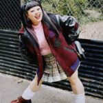 Naomi Watanabe Instagram - @coach ファッションショーへ！！ 30億年ぶりのルーズ ソックタッチないからずっと不安だった 歩いてるとミニスカどんどん上がっていっちゃって、最終的には中のスパッツ丸出して街歩いてた　うにょ ショーはとても可愛かった！！ long slouchy socks are our youth hair @nerohair styling @cc_looo #coach #NYFW