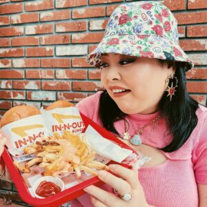 Naomi Watanabe Instagram - LAでの撮影終了🥺
最高でした🥰 
Thank you LA🤪✨

ニューヨークに帰ります🗽

何枚目の写真が謎で、何枚目の写真が好き？w