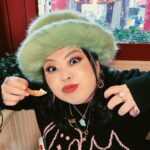 Naomi Watanabe Instagram - 連日家に篭って仕事してたから今日はお外でご飯食べたにょ🥰 あたたかいエコファーハットを買ったから、これでニューヨークの激寒な冬乗り越えられる！ってウキウキで外出たら、今日は気温が温かくて、5秒で全頭汗ビチョ。 モザイクかけておきました。 被ってても暑いし… 取ったら閲覧注意だし… 暑すぎて目キマっちゃってるし… 灼熱耐久地獄ランチでした。 エビ食ってパワー貰ったので あと少しだけ編集頑張る🤗 来週からバッタバタになるにょ🥺 それまでには終わらさなければ…😂 (日記？w) また、今年一発目の生配信をやる予定なんですが、詳しい日時が決まったらお知らせします☺️ 皆さま、素敵な一日を🤩✨ Soho Soho