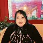 Naomi Watanabe Instagram - 連日家に篭って仕事してたから今日はお外でご飯食べたにょ🥰 あたたかいエコファーハットを買ったから、これでニューヨークの激寒な冬乗り越えられる！ってウキウキで外出たら、今日は気温が温かくて、5秒で全頭汗ビチョ。 モザイクかけておきました。 被ってても暑いし… 取ったら閲覧注意だし… 暑すぎて目キマっちゃってるし… 灼熱耐久地獄ランチでした。 エビ食ってパワー貰ったので あと少しだけ編集頑張る🤗 来週からバッタバタになるにょ🥺 それまでには終わらさなければ…😂 (日記？w) また、今年一発目の生配信をやる予定なんですが、詳しい日時が決まったらお知らせします☺️ 皆さま、素敵な一日を🤩✨ Soho Soho
