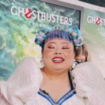 Naomi Watanabe Instagram - 映画ゴーストバスターズ　アフターライフのNYプレミアでレッドカーペットを歩かせていただきました👻 この度、日本語吹き替え版でミニマシュマロマンとラスボスの声を演じました！ 大好きなマシュマロマンをイメージしたドレスとヘアでレッドカーペットへぶちかましに行ったけど、ハイパワーなアメリカエンタメに打ちのめされまくり、ひよりにひよってしまった顔も載せておくね😂 至る所にレジェンドが現れてくるから、ビビりまくっちゃったにょ😂😂 インタビュー中も信じられないくらい遠い目で草 緊張で唇カッサカサだしw レッドカーペットでの写真たちは後日改めてしっかり載せるね🥰❤️‍🔥 お楽しみに🌸 日本の公開は、2022年2月4日です㊙️ I walked on the red carpet at the NY premiere of the movie Ghostbusters Afterlife ❤️‍🔥 Please see my nervous faces 😂