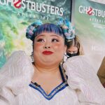 Naomi Watanabe Instagram - 映画ゴーストバスターズ　アフターライフのNYプレミアでレッドカーペットを歩かせていただきました👻 この度、日本語吹き替え版でミニマシュマロマンとラスボスの声を演じました！ 大好きなマシュマロマンをイメージしたドレスとヘアでレッドカーペットへぶちかましに行ったけど、ハイパワーなアメリカエンタメに打ちのめされまくり、ひよりにひよってしまった顔も載せておくね😂 至る所にレジェンドが現れてくるから、ビビりまくっちゃったにょ😂😂 インタビュー中も信じられないくらい遠い目で草 緊張で唇カッサカサだしw レッドカーペットでの写真たちは後日改めてしっかり載せるね🥰❤️‍🔥 お楽しみに🌸 日本の公開は、2022年2月4日です㊙️ I walked on the red carpet at the NY premiere of the movie Ghostbusters Afterlife ❤️‍🔥 Please see my nervous faces 😂