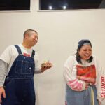 Naomi Watanabe Instagram - 塩の魔神のお友達、さわちゃんの新しいお家に遊びに行ったよ🥰 大人になってもこんな無邪気に笑えるとは思わなかった😂😂😂 ただ、何でこんなに笑ってたのか思い出せないのが大人なのかもしれない😂😂 全部ケンティーが撮ってくれた写真達にょ🥺💕ケンティーとは初めてご飯食べたけどプライベートもセクシーサンキューでした😂❤️本当に熱くてピュアで面白い人やで😎 大好きな奥様&子供達とは数年ぶりの再会でなおちゃん嬉しかった🥺 下の子は生まれてから初めて会ったんだけど、派手でデカい人が来ても動じずに一緒に遊んでくれて嬉しかったよ😂 ずっと私のネックレスに興味示してて、 👶これなに？ ダイヤでできた亀だよ❤️ 👶これは？ ダイヤでできたパズルのピースだよ❤️ 👶ダイヤってなに？ ダイヤって言うのはね…☺️ とか言ってたら、変にダイヤに興味持たせるなって怒られた😂😂 ダイヤでできた機関車トーマス欲しいとか言われたら大変だもんね😂 失礼いたしました😂 とにかく、幸せいっぱいで素敵な澤部家&ケンティーからパワー貰ったにょ🥰💪🥺💕 お誕生日もお祝いありがとうございました🥰💕 さわちゃんだけ、せっかくグルメのロケみたいな服😂 #ナベプロの魔神