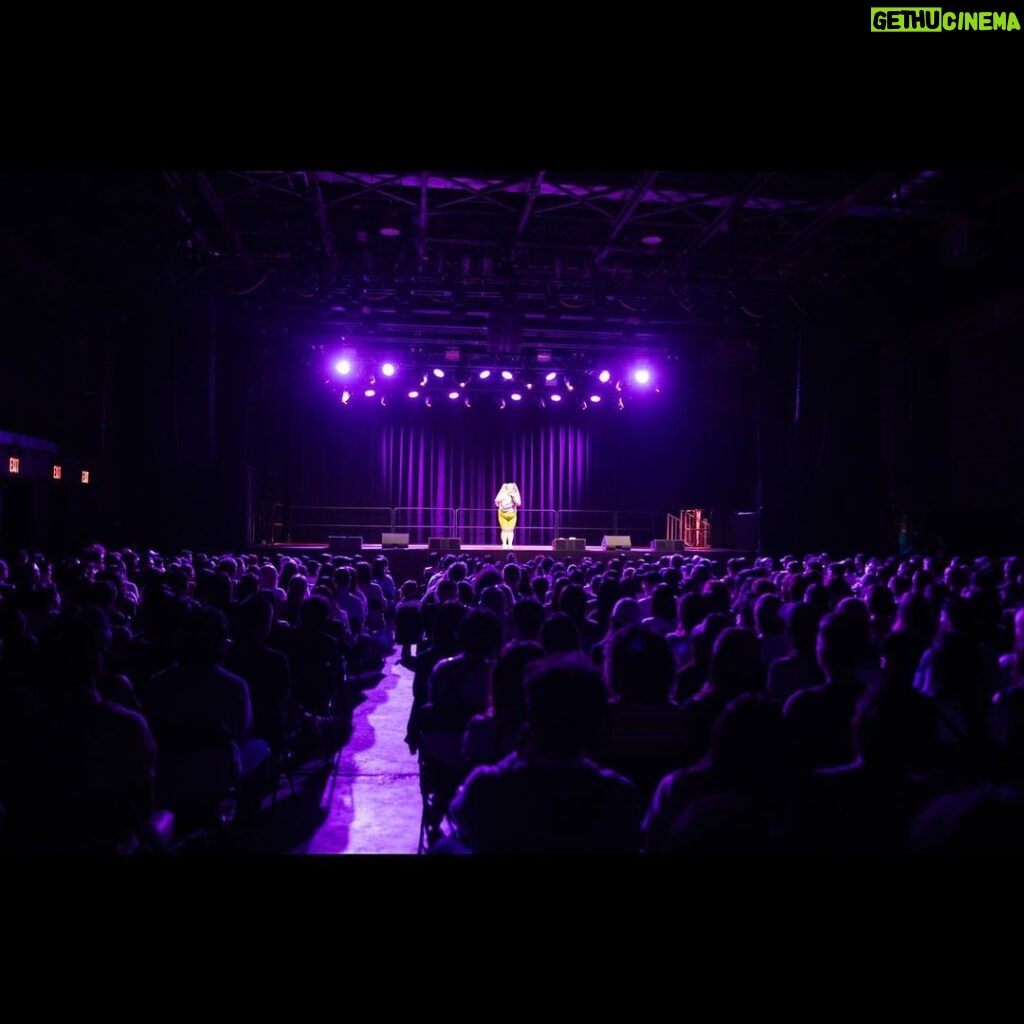 Naomi Watanabe Instagram - The U.S. talk live tour has kicked off! First show - New York!! So many people came out tonight!! It was my first all-English show but the audience was so accepting and so excited I was able to enjoy myself until the end!! Thank you so so much!!! I've never been happier! I wanted to express my passionate feelings and I had conversations back and forth with the audience without script just like the podcast, but I was so happy that even with my broken English I was able to get my point across and everyone laughed!! I heard the workers at Brooklyn Steel were laughing a lot backstage too and when they told me "you were amazing" I almost cried😂😂 Today's show was full of new things and I have a lot to work on, but thank you to all the fans that supported my first step! I promise to become a bigger star! Thank you to everyone who played games with me on stage!! We were able to have fun because of you!! Thanks for helping me out! Thank you to all the kind and warm-hearted New Yorkers! Look at the last photo - I was getting so nervous during rehearsal😂 Next stop... Washington D.C.!!!! Photo by @nerohair ついに全米トークライブツアー始まりました！初日はニューヨーク公演！！ 沢山のお客様が来てくださいました！！ 人生で初めて全て英語でのライブをやりましたが、お客様があたたかくてめちゃテンションぶち上げのおかげで最後まで楽しくできました！！本当に本当にありがとう！！！ 何よりもずっと応援してくれてる日本のファンの皆さんも新しく応援してくれてるニューヨーカー達もみんな親戚みたいな顔で客席から笑いながら優しく見守ってくれててさ、、あの光景は絶対忘れない！ 私の今のパッションを伝えたくて ポッドキャストの様にみんなと掛け合いながら台本のないトークライブをしたんですが、ぶっ壊れた文法でも私の伝えたいトークがちゃんと伝わってみんなが笑ってくれたのが本当に嬉しかった！！！ 100%英語で行きたかったんだけど 2%くらいつい日本語出ちゃってうにょ悔しい そしてBrooklyn steelの舞台のスタッフさんたちも裏ですごい笑ってくれてたみたいで、終わったあと「あんた最高だぜ」って言ってくれて涙出そうだった 今日のライブは新しい事だらけなので至らない点もあったと思うけど、最初の一歩を見届けてくれてさらに支えてくれたファンの皆さんに感謝します！！必ずもっと大きくなって帰ってきます！ 人情に溢れた温かいニューヨーカー達ありがとう！ 最後の写真見て、、、 リハーサルの私は怯えていました 次の都市はワシントンD.C.!!!! ちなみに日本語でも1人トークライブやったことなかったにょ 今日のライブ前に気づかなくて良かった… 多分鬼緊張してた ネタ単独ライブは何度もやってるからごっちゃになってた いつか日本でも必ず！！！ #NAOMITAKESAMERICA #NAOMITAKESAMERICATOUR