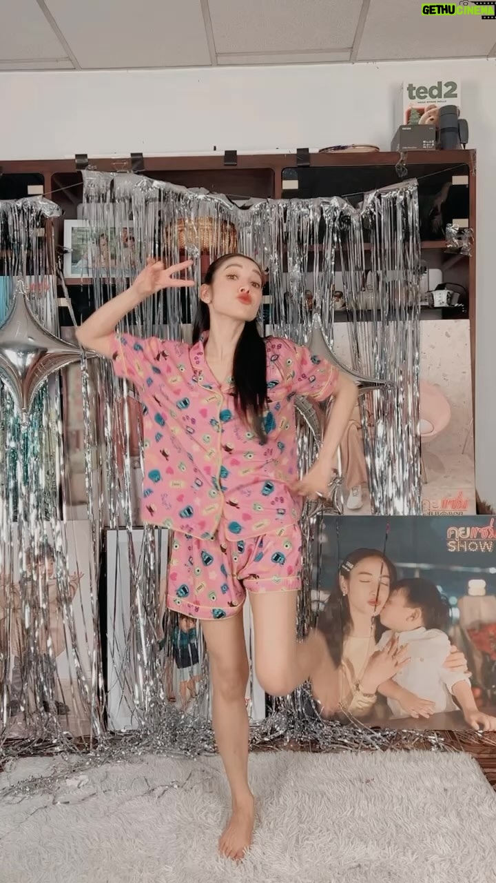 Napapa Tantrakul Instagram - ชุดไป ทำงานวันนี้คับ ❤️🤣 #ไฮสคูลเกิล @dresstinystore