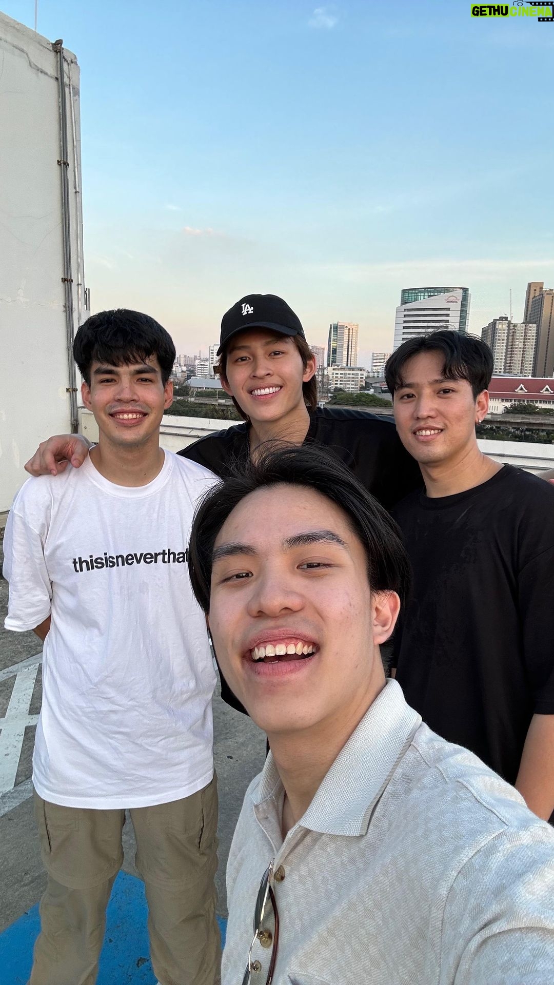 Naravit Lertratkosum Instagram - JGR with sunset🌅