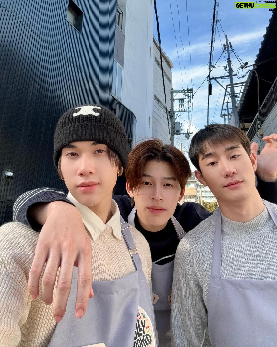 Naravit Lertratkosum Instagram - omakase gang🐱🦊🐻