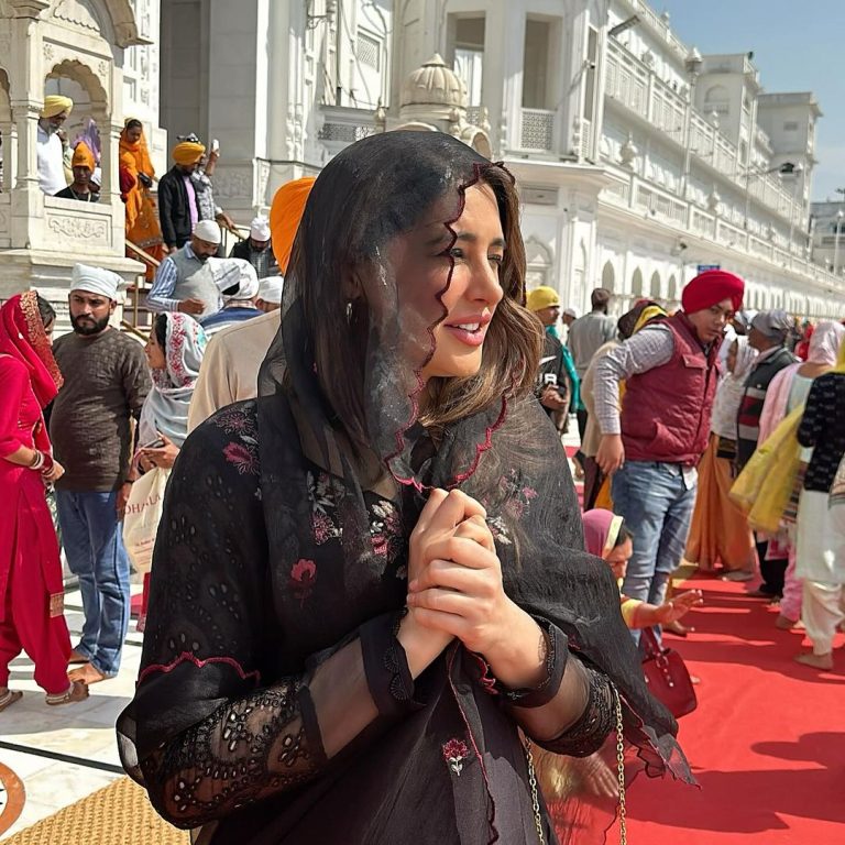 Nargis Fakhri Instagram - Thirteen years ago I visited the Golden Temple for the first time during Rockstar Promotions. Once again I was in awe of this beautiful structure and upon entering I felt the peace, harmony and solace in the temple as the spiritual energy there uplifts one’s consciousness. I always get emotional when visiting a holy place no matter which religion or faith it belongs to. At that moment I feel like I am connected to everyone there and the emotions of the world which really affects my heart and soul. I feel very Blessed to have the opportunity to have gone for the second time in my life. 🙏Waheguru . . . . . . . . . . . . . . . . . . . #blessed #traveldiaries #goldentemple #gratitude @ansabjahangirstudio Golden Temple,Amritsar
