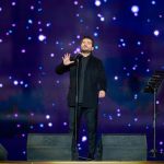Nassif Zeytoun Instagram - شكراً الرياض على حسن الضيافة وحفاوة الأستقبال والتنظيم الرائع … ليلة باردة كانت دافئة بوجودكم و محبتكم. #بنش_مارك #موسم_الرياض #عمو_زكي #حفلات_موسم_الرياض @riyadhseason @benchmarkksa @gea_saudi Riyadh, Saudi Arabia