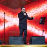 Nassif Zeytoun Instagram - شكراً الرياض على حسن الضيافة وحفاوة الأستقبال والتنظيم الرائع … ليلة باردة كانت دافئة بوجودكم و محبتكم. #بنش_مارك #موسم_الرياض #عمو_زكي #حفلات_موسم_الرياض @riyadhseason @benchmarkksa @gea_saudi Riyadh, Saudi Arabia