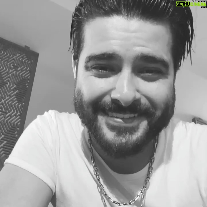 Nassif Zeytoun Instagram - وعلى سبيل العشق❤️‍🔥 شعر الأستاذ منصور علي #NassifZeytoun 💡