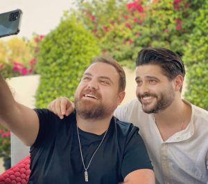 Nassif Zeytoun Instagram - المحطة الدائمة بكل زيارة الى دبي عند حبيب القلب ابو كرم مع الشريك الدائم بسام الترك و صديق ايام الدراسة و النجم ايمن عبد السلام ... ابو كرم بيجمعنا 🙏🏻
#NassifZeytoun 💡