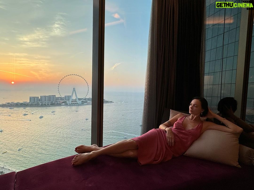 Nastasya Samburskaya Instagram - Наслаждаюсь закатами в @rixospremiumdubai Rixos Premium Dubai JBR