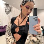 Nastasya Samburskaya Instagram - Вот такая вечеринкааааа, красилась 2 часа, а чем она закончилась, можно посмотреть сегодня в сторис😀 эко рысь отсюда @vera_yakimova_studio @vera_yakimova_studio #afterhalloween