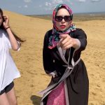 Nastasya Samburskaya Instagram - Дорогие друзья! Вашему внимаю представляется наш фильм, который мне специально летали снимать в Дагестане! Хочу поблагодарить фонд кино, за финансовую поддержку в виде 6рублей, 50 копеек, к сожалению на костюмы нам не хватило, поэтому он у нас с @molokhovskaya один на двоих. Ждём восторженные отзывы и побед на фестивалях. Девочки, у кого такое было, ставьте лайки и комментируйте. Все имена и ситуации вымышлены, любое совпадение является недоразумением. Если кого обидели, можете не приезжать, мы заранее извиняемся.