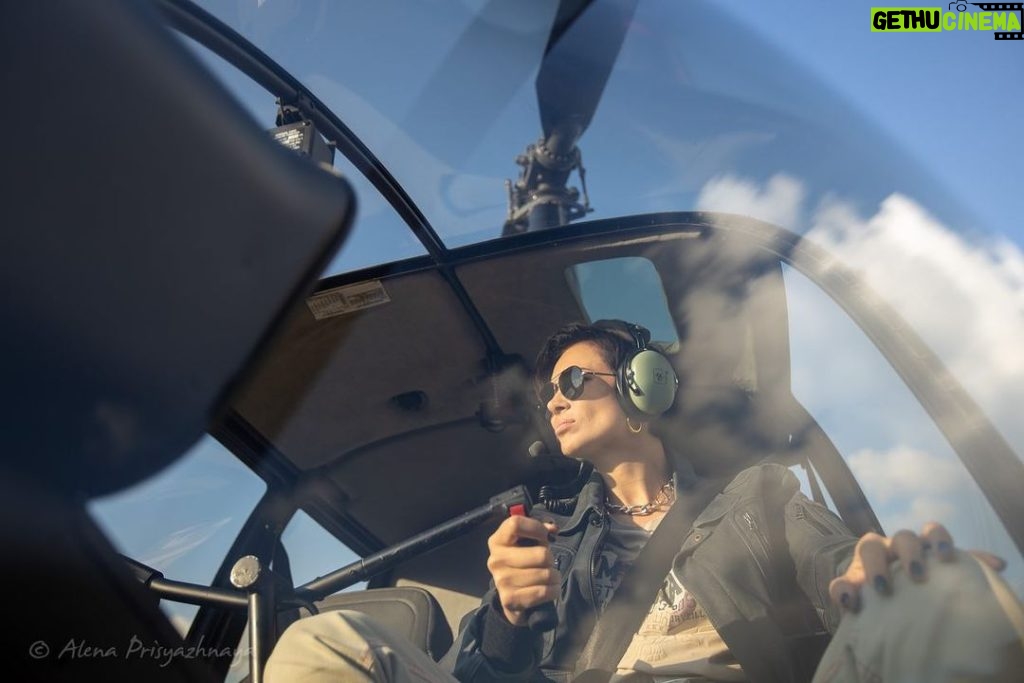 Nastasya Samburskaya Instagram - Полетала на вертолётике 💪🏽😎 фото @alena.prisyazhnaya