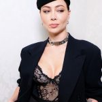 Nastasya Samburskaya Instagram - Немножко фотографий моего образа со вчерашнего концерта памяти Михаила Круга. Пела свою любимую песню «Фраер» можете послушать в iTunes❤️ 📸 @rotanina58 💄 @thesavva