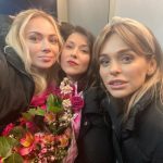 Nastasya Samburskaya Instagram - Сегодня заключительная серия сезона #Универ10летСпустя! В 20:00 на @tnt_online Даже немножко грустно😩 потому что мы без понятия, будет ли следующий 😒 Будем очень скучать! Спасибо всем, кто эти 3 недели был с нам. И переживал за отношения героев больше, чем за свои 😅