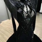 Nastasya Samburskaya Instagram - Наверное это самое красивое платье из всех, которые мне приходилось на себя надевать😍 благодарю @arti_dress за создание такой красоты для Halloween Зайдите к ним на страницу и полюбуйтесь на остальные шедевры, которые они создали 😍