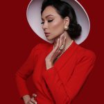 Nastasya Samburskaya Instagram - Для меня это был максимально сложный морально, но творчески-максимально продуктивный год. Было много красоты, много проектов, сбывались мечты и случались чудеса! Большое спасибо всем, кто был рядом, пусть всё у вас будет волшебно, будте счастливы 🩷 Photo @pavelshelkovnikovph 📷 Hair @lu___polly Makeup @pestova_mila Style @Ilina_tatka & @grafinya88