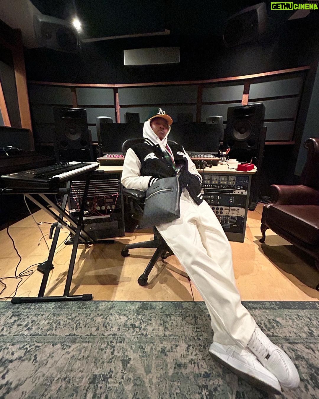 Nasty C Instagram - I owe this room a plaque London, United Kingdom