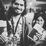 Natalia Lafourcade Instagram - Memorias de la presentación de mi libro en @filguadalajara junto a @jplopezfonseca y @maria.marindb esto para nosotros fue un sueño. Y créanme me quedo con ganas de realizar más libros en mi vida. Iremos viendo. Quiero agradecer a @faunalibros por ser parte de esta historia y a todas las hermosas y personas que nos acompañaron. También aprovecho para agradecer a las personas que son parte de este libro @shubidubi @maureenmevans @maureenme @soniasieff 🌞 Tuvimos la presencia de un ángel hermoso en el escenario que me entrevistó. Mi momento favorito. Hermoso Emiliano 🌞♥️🙏🏼 🌻 gracias vida seguimos adelante. #detodaslasdloresellibro #detodaslasfloresnl #fotografia @diegoguillen 👀 Feria Internacional del Libro FIL