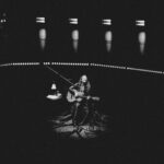 Natalia Lafourcade Instagram - Gracias mi gente linda de Guadalajara. Fue una noche maravillosa llena de magia. #detodaslasflorestour cerro maravilloso este formato de show con su mundo onírico en los visuales. Gracias @diegoguillen por tan hermosas fotografías. 🌸 Auditorio Telmex