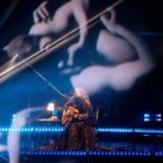 Natalia Lafourcade Instagram - Gracias mi gente linda de Guadalajara. Fue una noche maravillosa llena de magia. #detodaslasflorestour cerro maravilloso este formato de show con su mundo onírico en los visuales. Gracias @diegoguillen por tan hermosas fotografías. 🌸 Auditorio Telmex