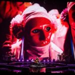 Natalia Lafourcade Instagram - Estamos celebrando tantas cosas lindas que han sucedido en el ciclo #detodaslasfloresnl #detodaslasflorestour el camino se va haciendo con muchas personas que me sostienen y llenan de riqueza mi mundo musical. Seguimos haciendo historia juntos #GraciasCasaMadero @casamadero por ser parte de mi familia y por acompañarnos en estos pasos. Y también gracias a mi hermoso equipo de trabajo. Especialmente a Enriqueta Calderón que desde la oficina de management ha entregado tanto para este proyecto. Te dedicó la música de estos conciertos y más en este momento. Gracias a @sonymusicmexico mi casa disquera que tanto hemos atravesado y son mi familia también. Y como en este video lo digo a cada ser hermoso de mi banda. Les amo amigos. @urieleschido @emidorantes @raymundopl @lariruizvelasco @trumpetpino @jorgegamboabass @wilka_xalapa y ustedes que llenan la casa de amor y de flores ¡GRACIAS INFINITAS! mi gente linda de Monterrey fue una noche mágica y memorable. Les amo profundo. 🙌🌸🙏🏼♥️ seguimos viajando y volando bonito.
