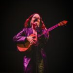 Natalia Lafourcade Instagram - Gracias @besamemuchofest fue una tarde maravillosa nunca olvidaré este momento. Y gracias a todas y todos ustedes, sentir su energía fue realmente especial. Viva la música y sus poderes para unir a tantas personas en un solo canto y un solo latir. Viva 🙌 y que bonito decir ¡Viva México! en estos contextos. Soy muy afortunada y más de poder compartirlo con mi increíble banda. @urieleschido @raymundopl @jorgegamboabass @lariruizvelasco @wilka_xalapa @trumpetpino @emidorantes ❤️👀🕊🇺🇸 #detodaslasflorestour amigos volamos lindo. #Fotografía @il.estudio L.A. California