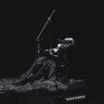 Natalia Lafourcade Instagram - Abrimos CDMX con la casa y el corazón llenos de amor mi gente bella. Sigo en el cielo y me llena de ilusión saber que nos encontramos de nuevo en unos días. Estoy feliz de continuar con esta gira, ya te extrañaba México. Gracias por cantar tan bonito ❤️ 🇲🇽 🙌🌸🙏🏼🕊#detodaslasflorestournos vemos el 14 de Noviembre 📷 @mayadeluna Auditorio Nacional